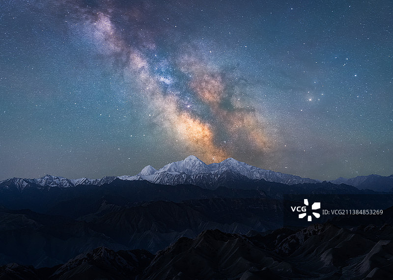 雪山银河星空图片素材
