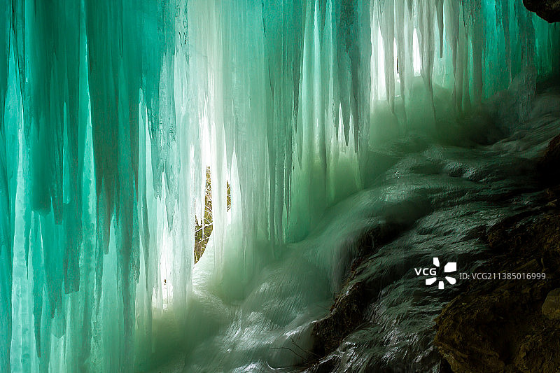 挪威森林瀑布风光图片素材