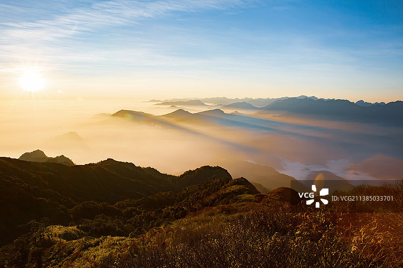 越南日落时分山脉美景图片素材