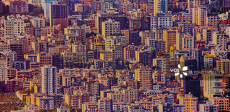 伊朗德黑兰城市中的现代建筑全景图片素材