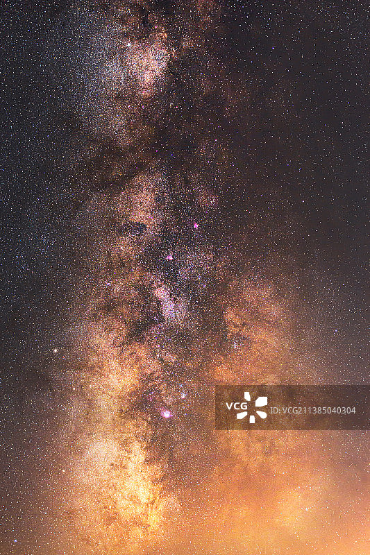 伊朗拉扎维呼罗珊省Fariman夜空中星星的仰视角度图片素材