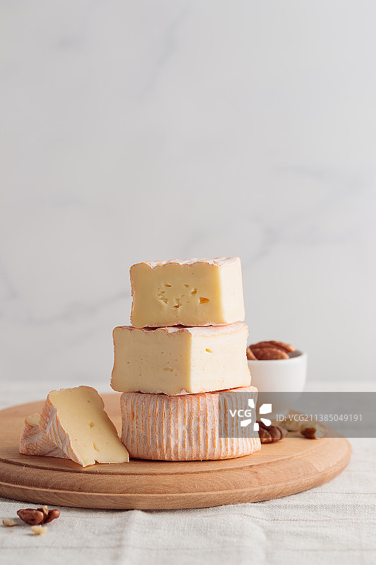 带霉菌的软奶酪切片特写图片素材