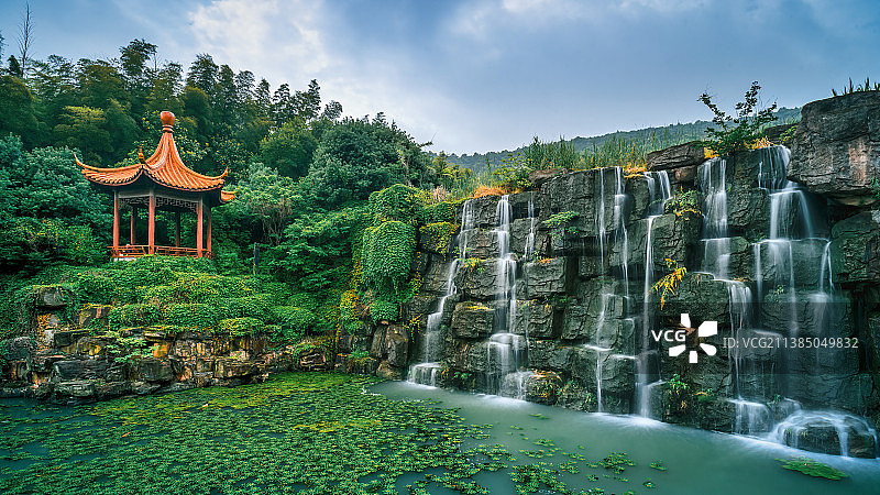 常熟虞山石洞景区瀑布长曝光图片素材