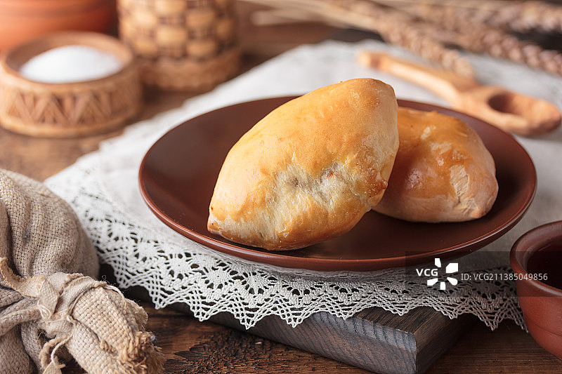 特维尔传统美食：鱼油炸面包图片素材