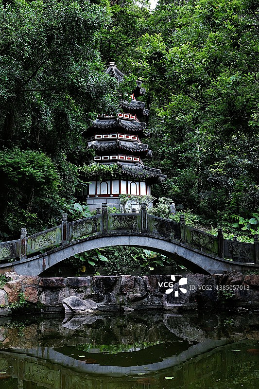 小桥流水，亭台楼阁图片素材