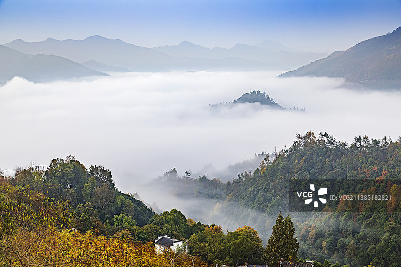 云海笼罩图片素材