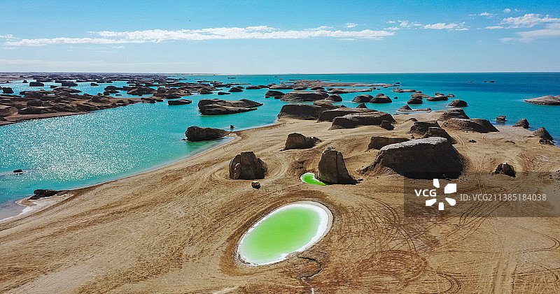 雅丹之眼图片素材