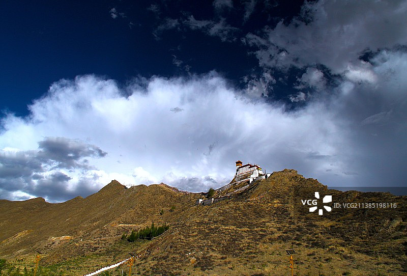 西藏第一座宫殿，雍布拉康图片素材