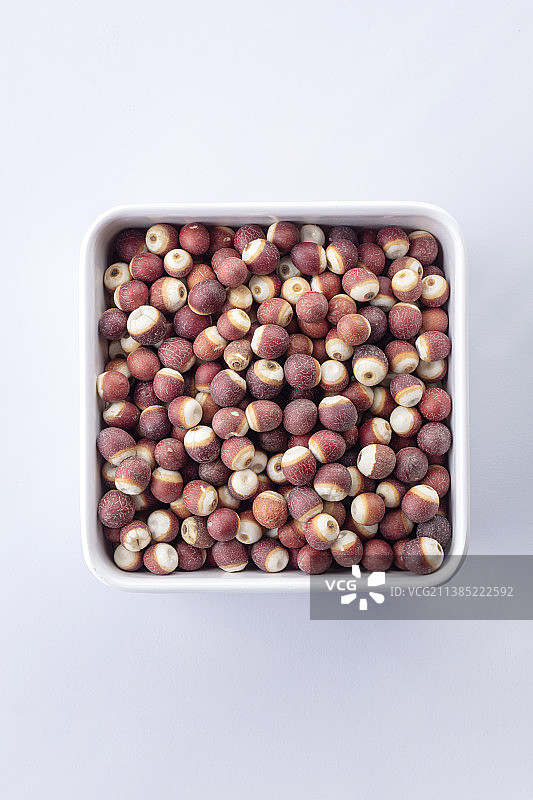 陶瓷碗中的芡实图片素材