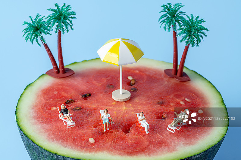 夏日西瓜海岛度假创意微缩景观图片素材