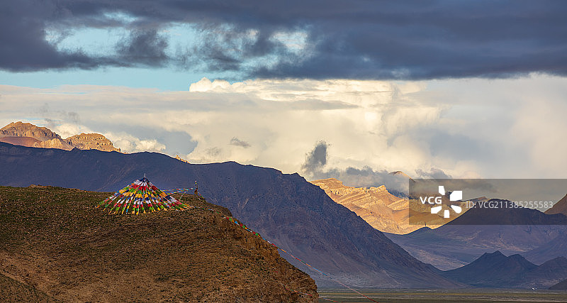 珠峰脚下图片素材