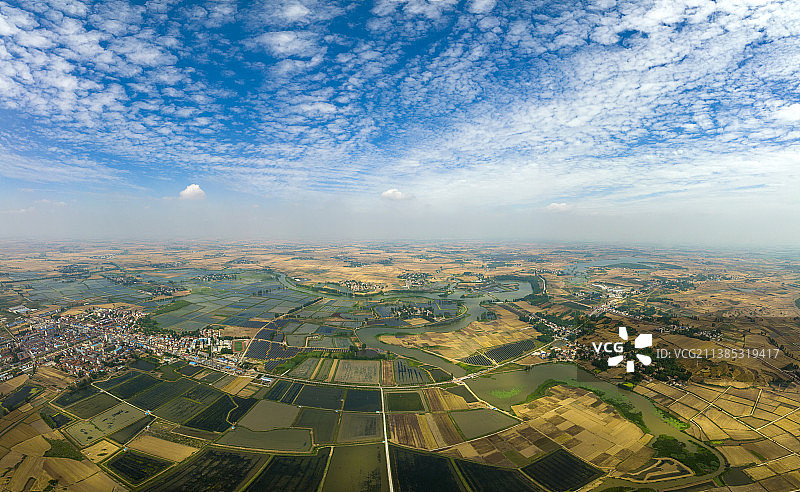 航拍村镇水乡全景田园风光图片素材