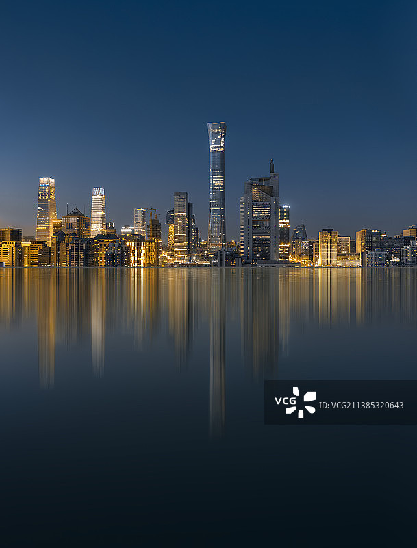 北京城市夜景倒影，城市天际线，未来科技城市图片素材