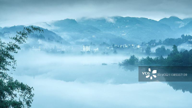 湖北恩施土家母亲河清江夏日风光是画廊图片素材