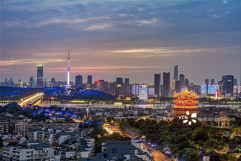 武汉黄鹤楼，长江大桥，龟山电视塔图片素材