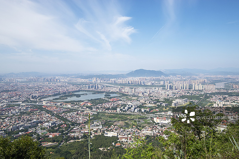 从清源山顶俯拍泉州全景图片素材
