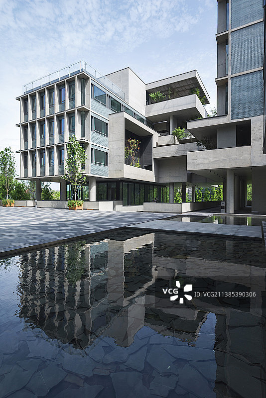 成都天府新区麓湖生态城漂浮总部建筑图片素材