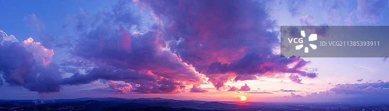 夕阳下图片素材