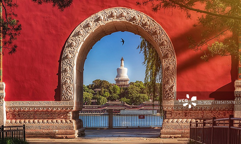 夏日白塔图片素材