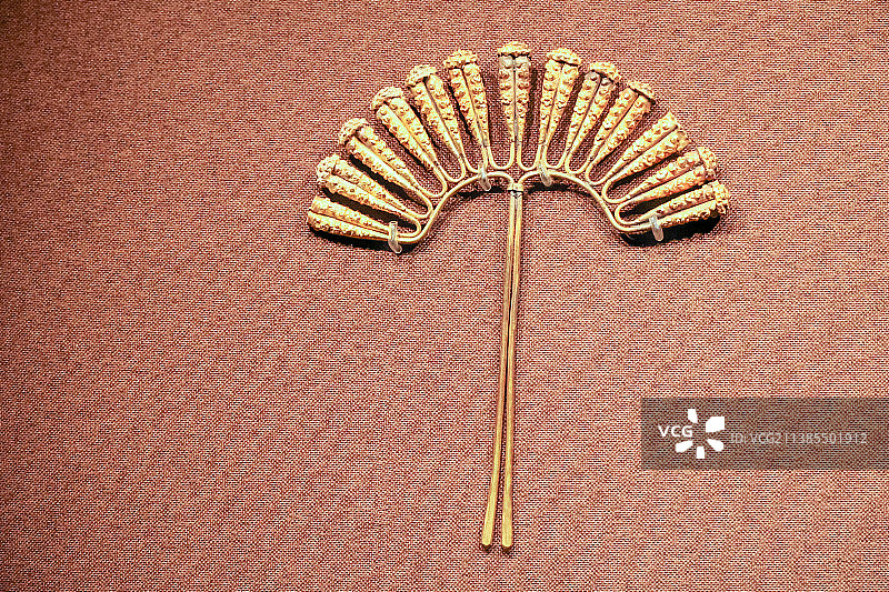 宋代金桥梁式十三股花筒钗图片素材