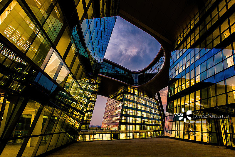 上海凌空SOHO写字楼图片素材