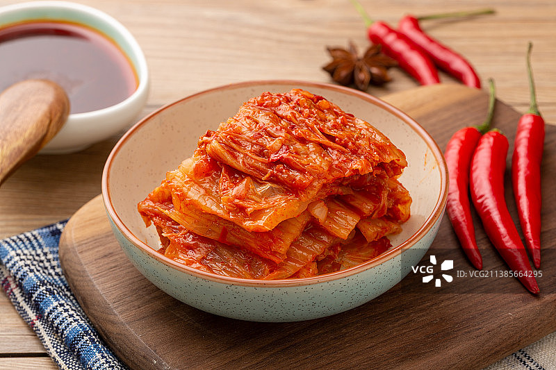 一小碟辣白菜图片素材