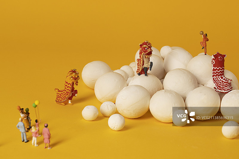 汤圆上舞狮的人图片素材