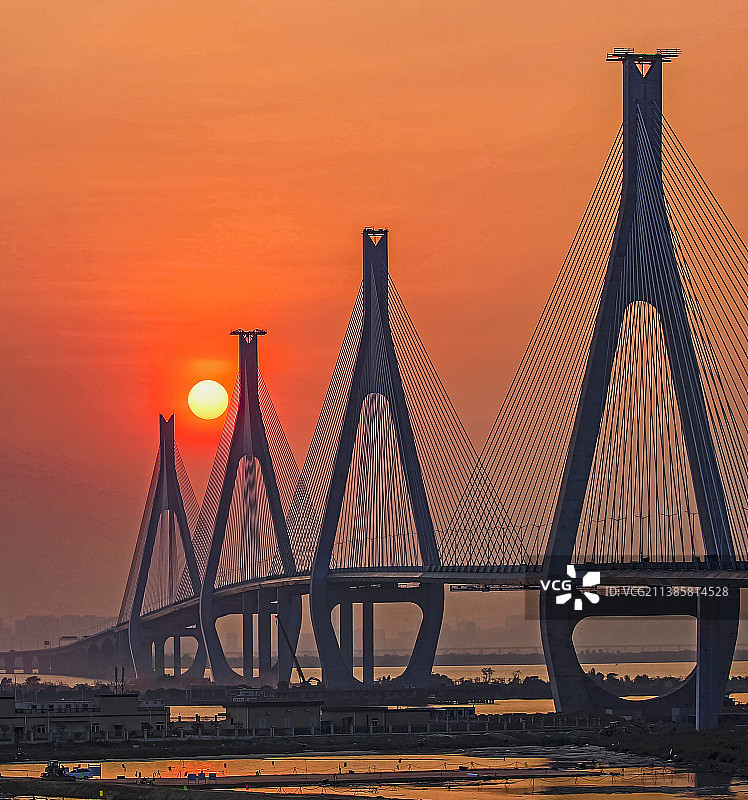 《洪鹤大桥夕阳红》图片素材