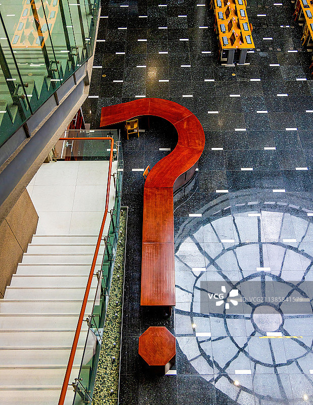 北京大学图书馆问号形咨询台图片素材