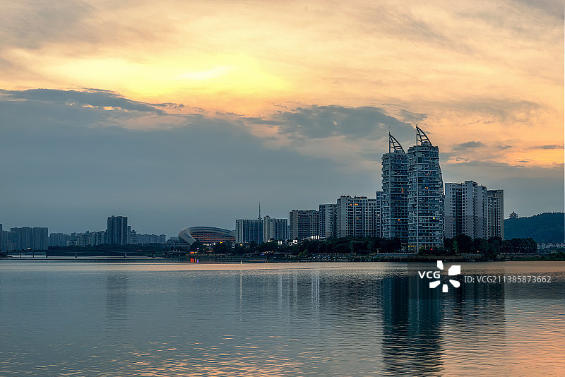 夕阳下的绵阳桃花岛风光图片素材