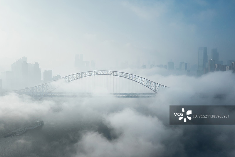重庆朝天门大桥平流雾图片素材