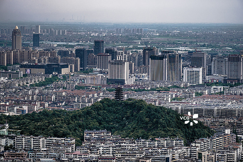龙山俯瞰上虞城区现代高层建筑图片素材