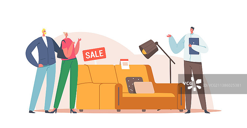 已婚夫妇选择沙发和落地灯图片素材