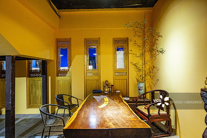 上海市青浦区朱家角古镇“藏书阁”文化展示图片素材