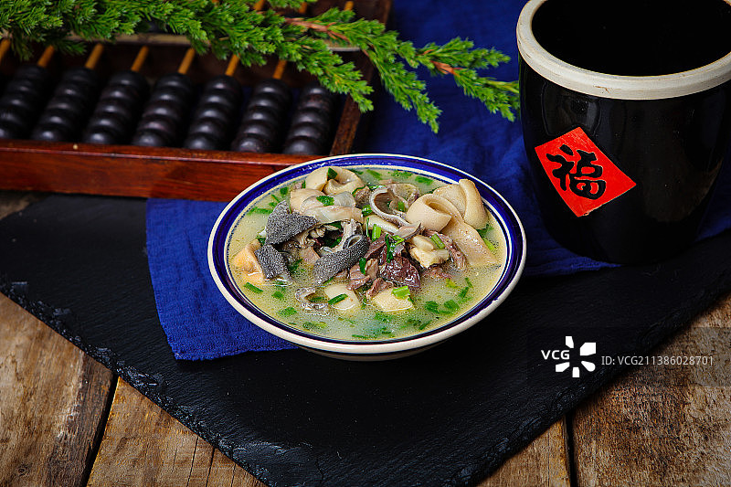 一碗羊杂汤图片素材