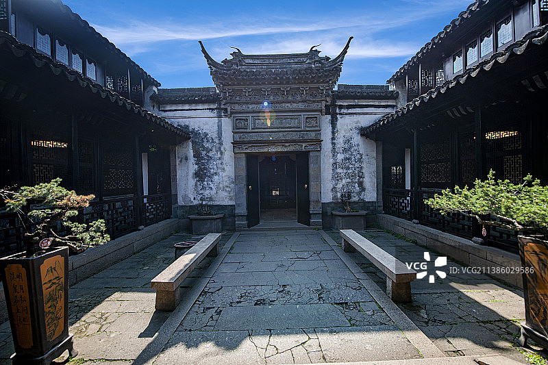 江苏苏州市昆山市周庄古镇沈厅松茂堂图片素材