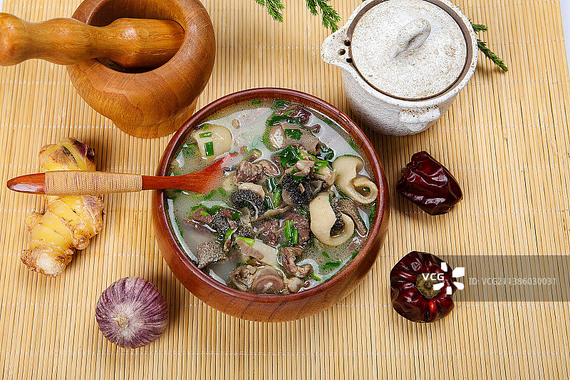 一碗羊杂汤图片素材