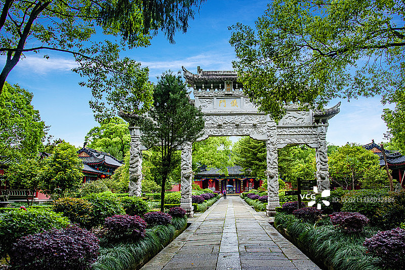 江西省鹰潭市龙虎山上清古镇嗣汉天师府道院园林图片素材