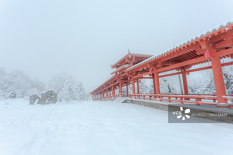 陕西宝鸡太白县衙岭雪景图片素材