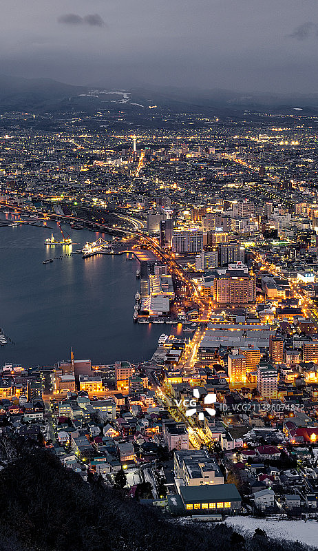 日本北海道函馆山顶俯瞰城市夜景图片素材