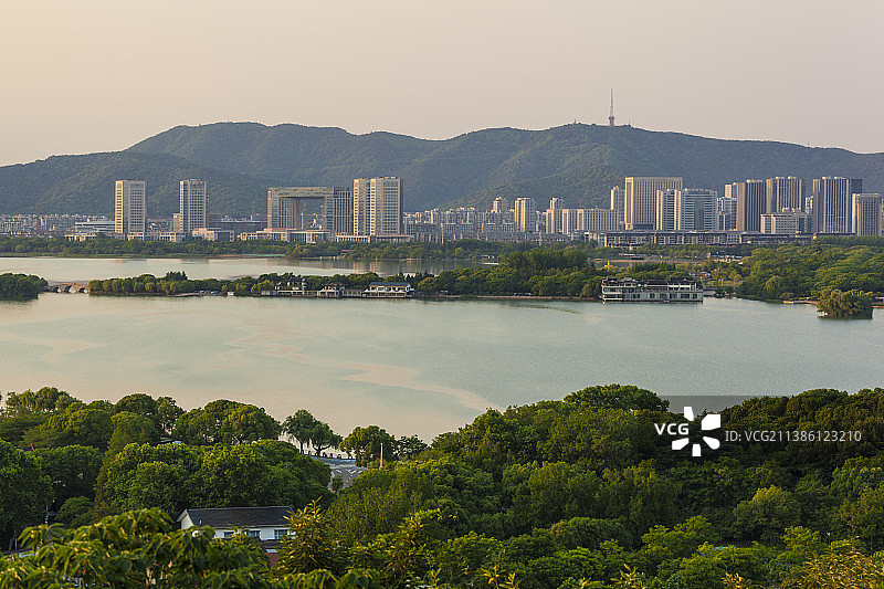 太湖与城市图片素材