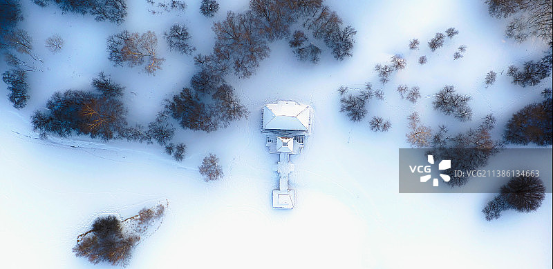 雪原木屋图片素材