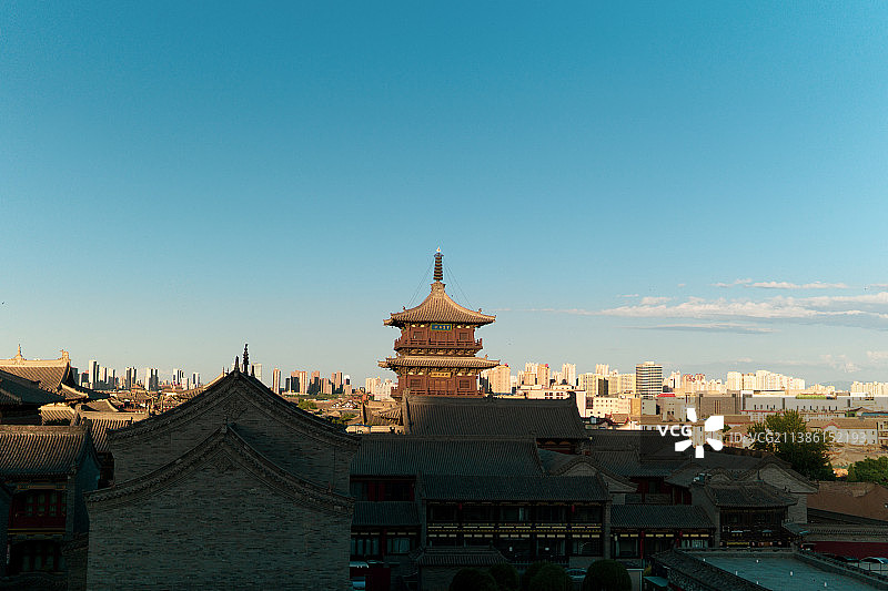 大同城墙上的古楼图片素材