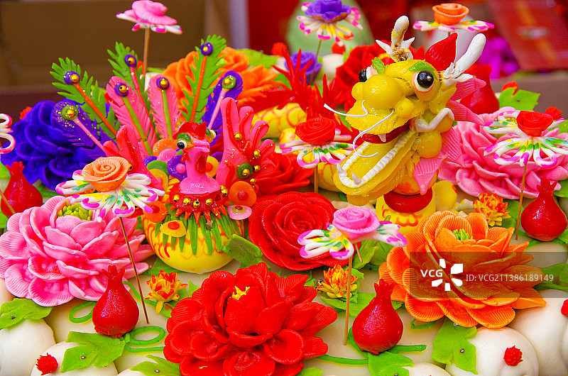 龙凤呈祥造型花馍图片素材