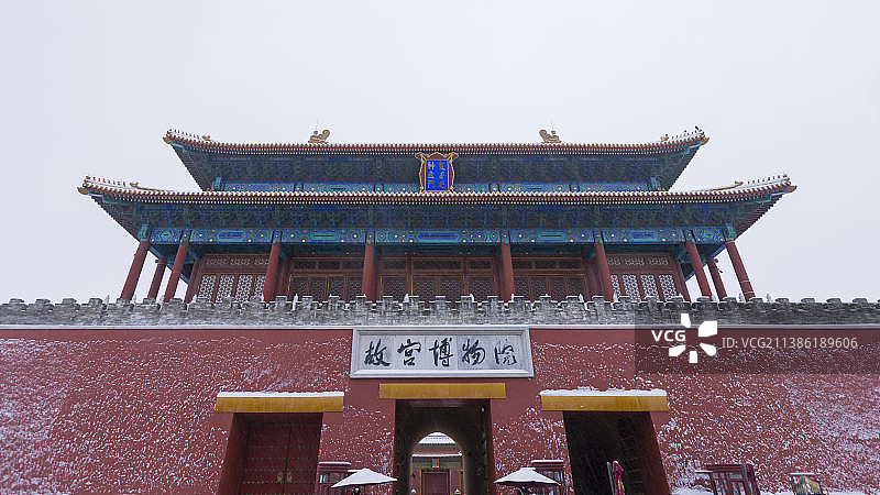 雪中北京故宫博物院神武门图片素材