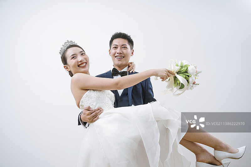 浪漫的新婚夫妇图片素材