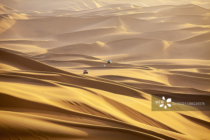 沙漠越野图片素材