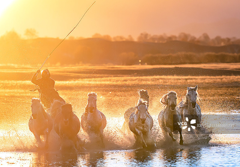 踢飞霞染图片素材