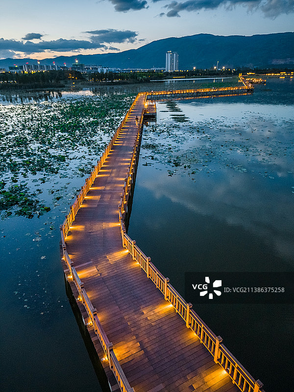 云南省红河州石屏县异龙湖湿地风光图片素材