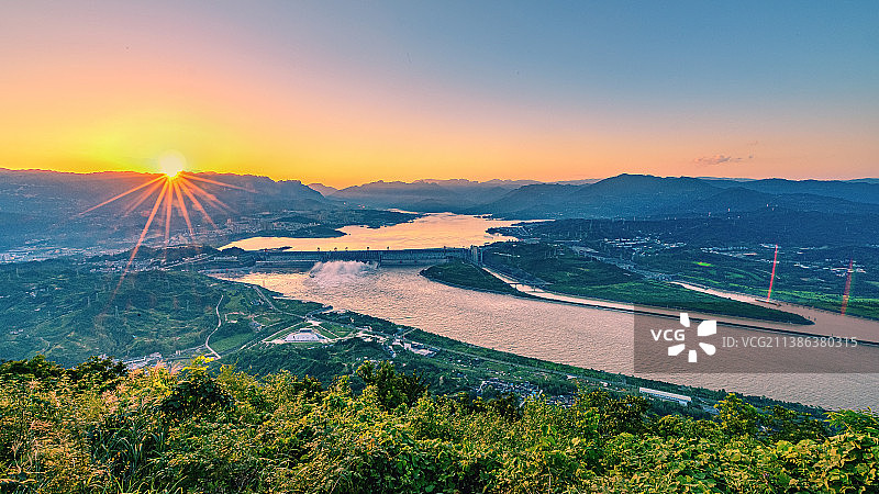 长江三峡水利枢纽工程——三峡大坝暮色图片素材